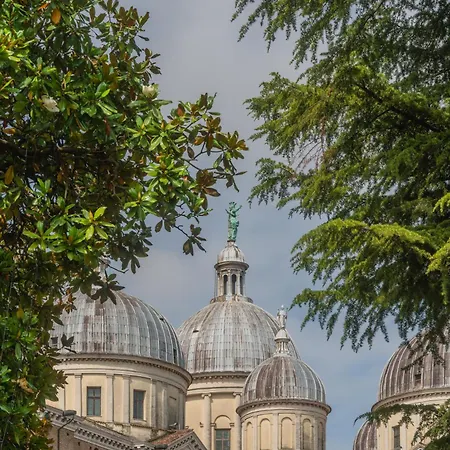Dimora In Prato Padua